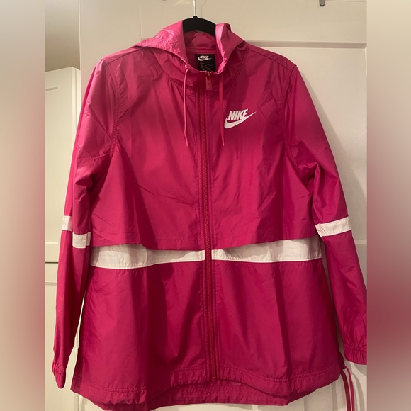 Nike windbreaker. - Picture 1 of 3